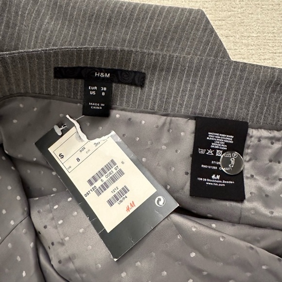 H&M Gray Pinstripe Skirt Size 8 - Picture 8 of 8